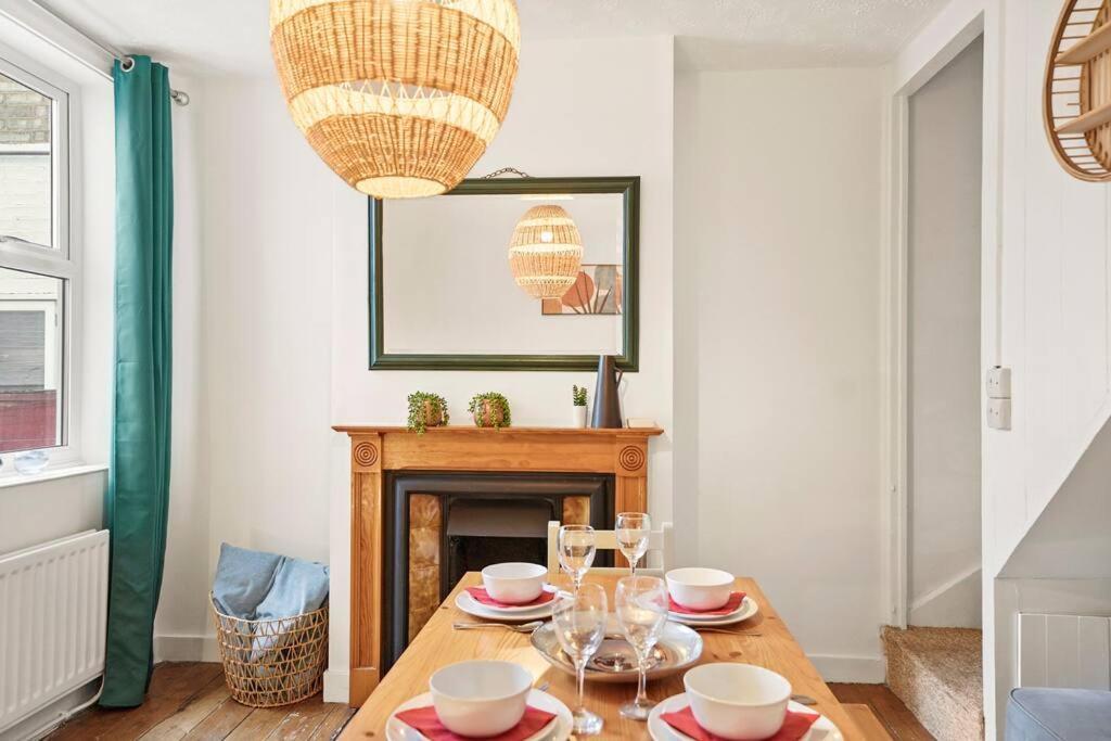 Aesthetic Cambridge Cottage Sleeps 5! 외부 사진